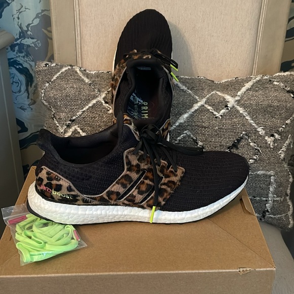 CCO TODAY! Adidas unisex Leopard Print Ultraboost DNA Running Shoes 11.5 women - Picture 2 of 9